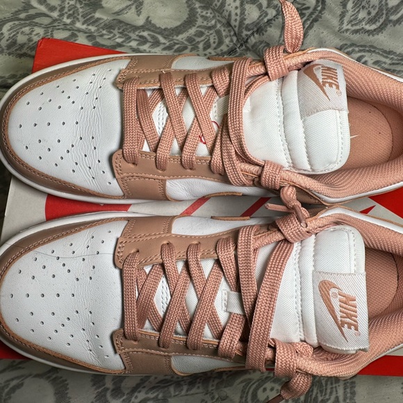 Women’s Nike Dunk - Picture 2 of 4